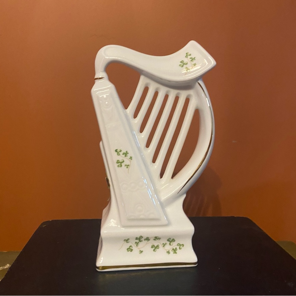 Royal Tara 7” Irish Harp Trellis Shamrock Fine Bone China
